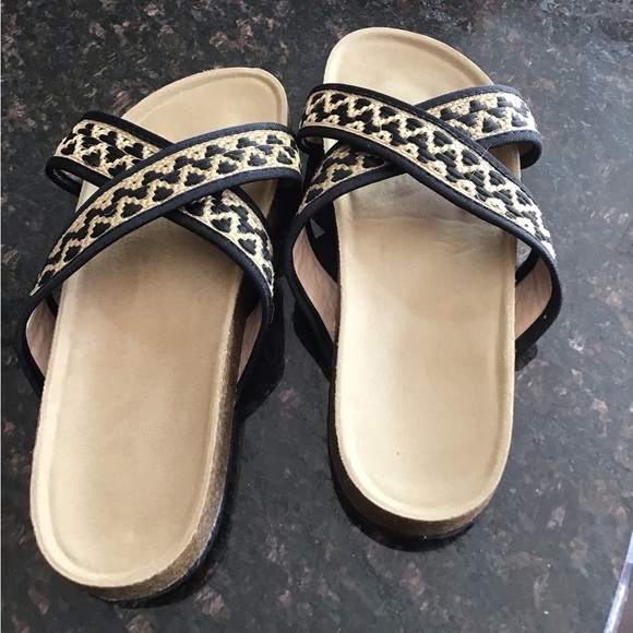 Avon Unisex Comfort Crisscross Printed Sandals Size 9 - Picture 1 of 8